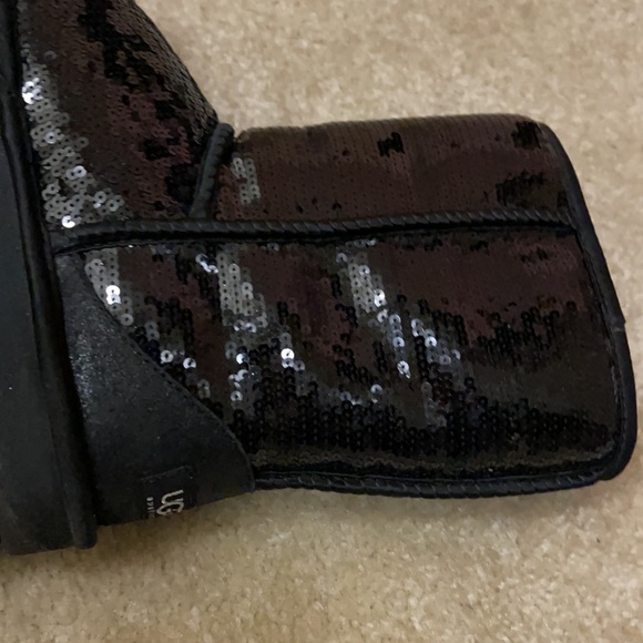 UGG Australia Classic Short Sparkles Boots Size 8 Color Black - Picture 10 of 14